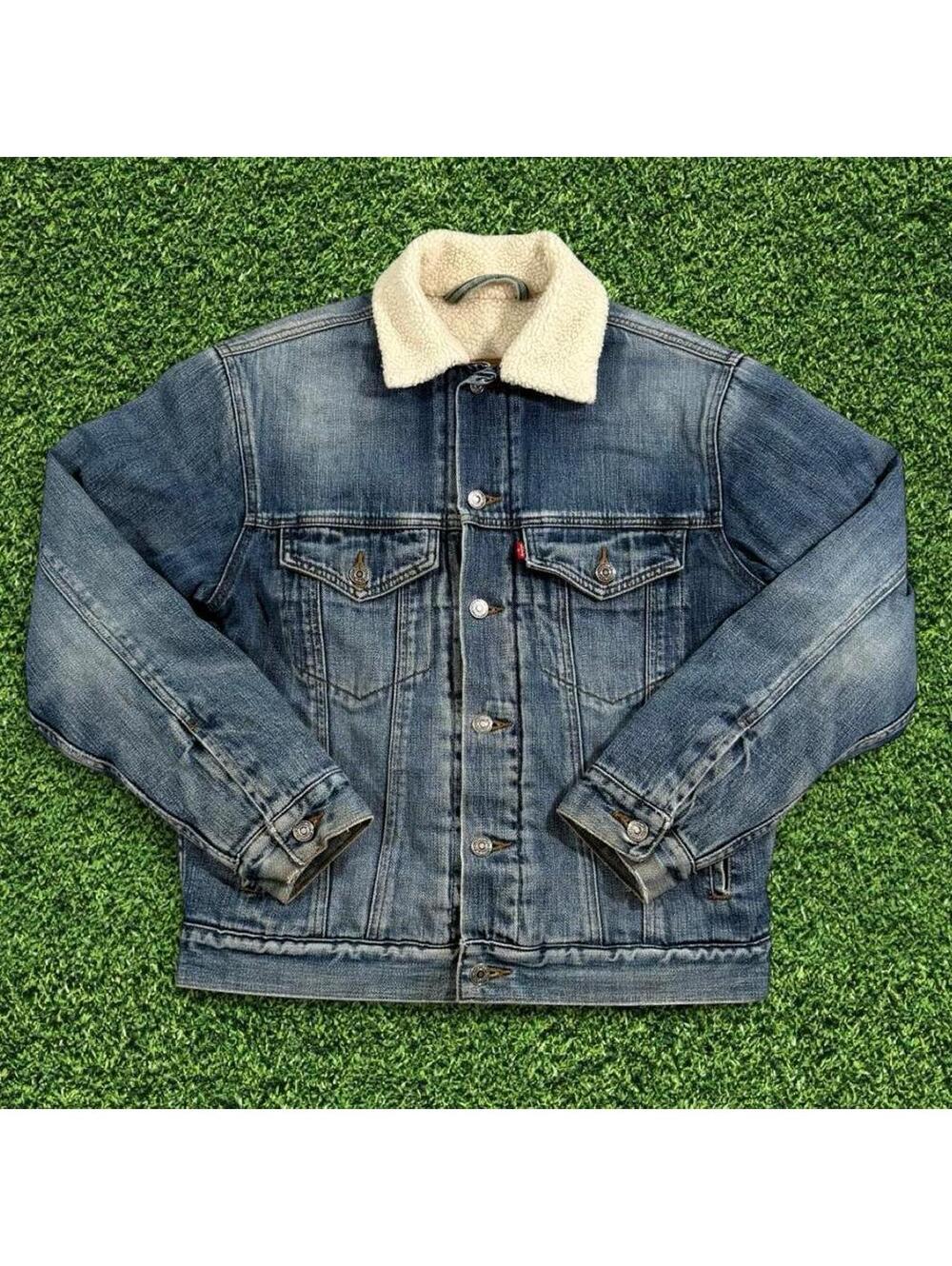 Vintage Levi's Sherpa Lined Denim Jacket Nice Fading Size S
